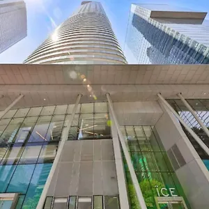 Entire 1 Bedroom + Den Downtown Toronto