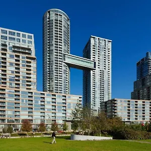 Beautiful In The Centre Of Downtown Toronto