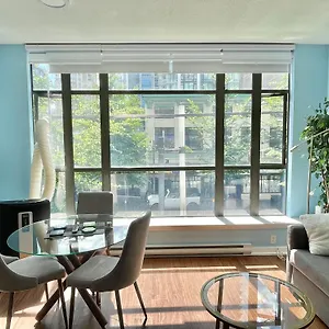 Downtown 1br At Granville Strip Near Bay Apartment