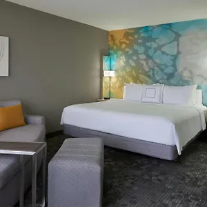 Courtyard By Marriott Airport Toronto