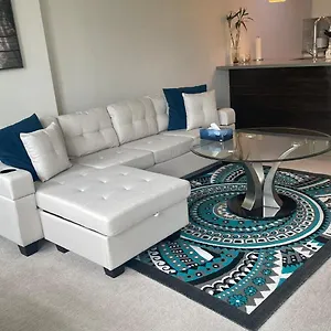 Stunning 1 Bedroom In With Riverview Apartment